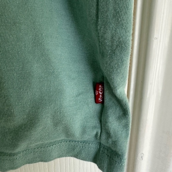 Levi's LE SS TEE women's green t-shirt with a floral logo print. Size 2XL - Picture 3 of 7